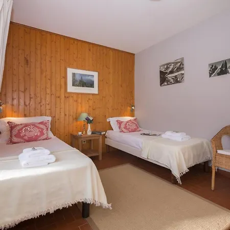 Sainte-foy-l'argentiere Chalet Sleeps 10 *