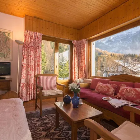 Sainte-foy-l'argentiere Chalet Sleeps 10 Chalet
