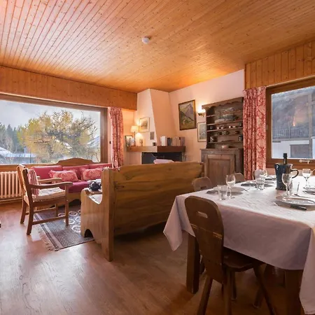 Sainte-foy-l'argentiere Chalet Sleeps 10 Chamonix