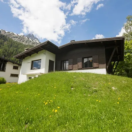 Chalet Sainte-foy-l'argentiere Chalet Sleeps 10 Chamonix