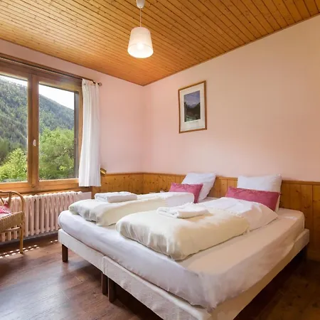 Chalet Sainte-foy-l'argentiere Chalet Sleeps 10