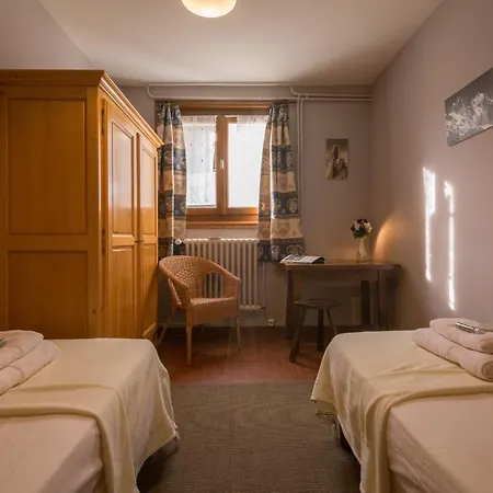 Sainte-foy-l'argentiere Chalet Sleeps 10 Chalet Chamonix